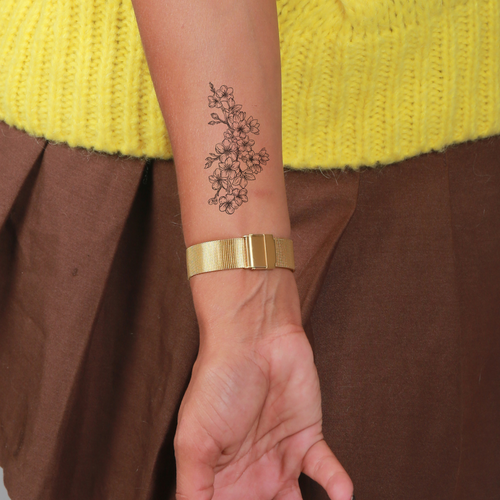Tatovering af kirsebærblomster