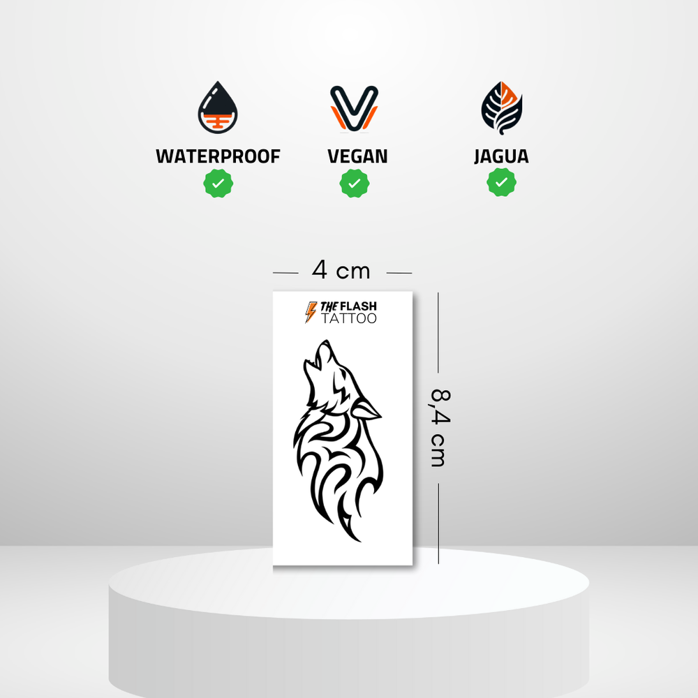 Tatouage loup minimaliste pour homme